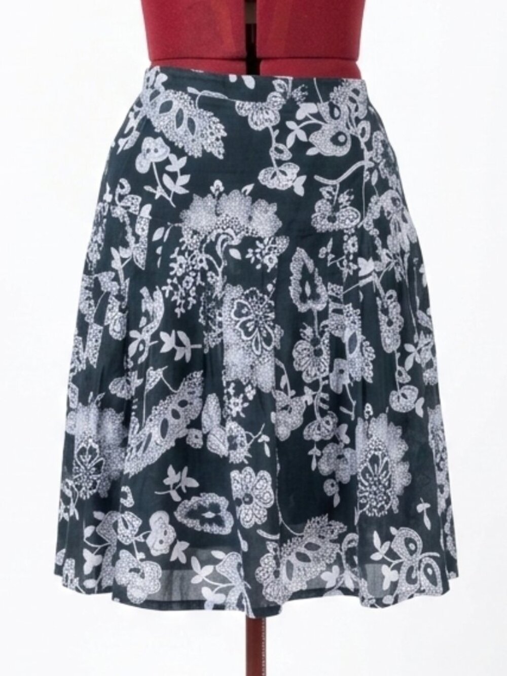 LE GRENIER - Navy blue & white - Floral A-Line Skirt – Size Large